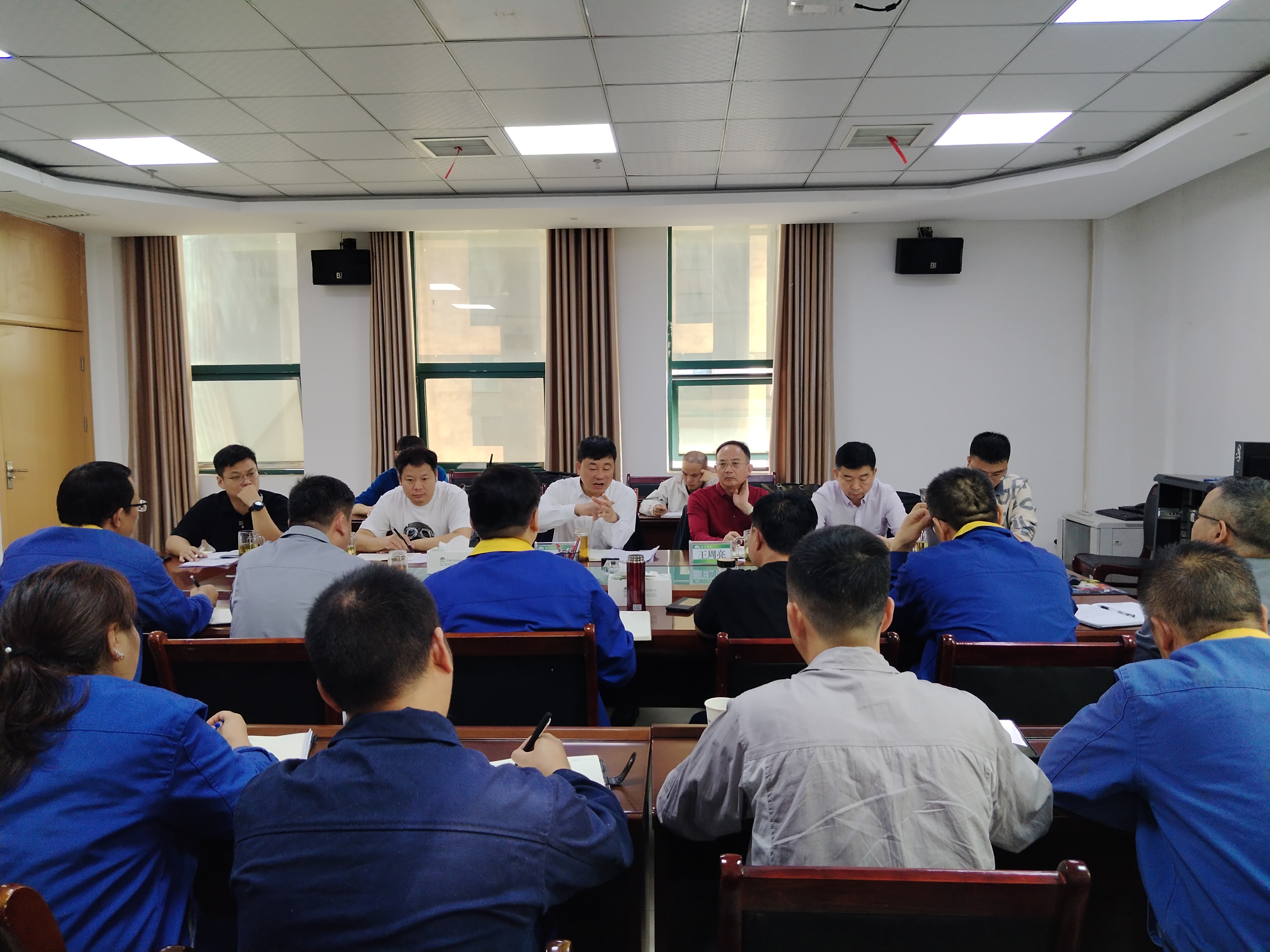 集團黨委委員、副總經理李凱到能礦錳業調研今年收官情況及明年排產計劃