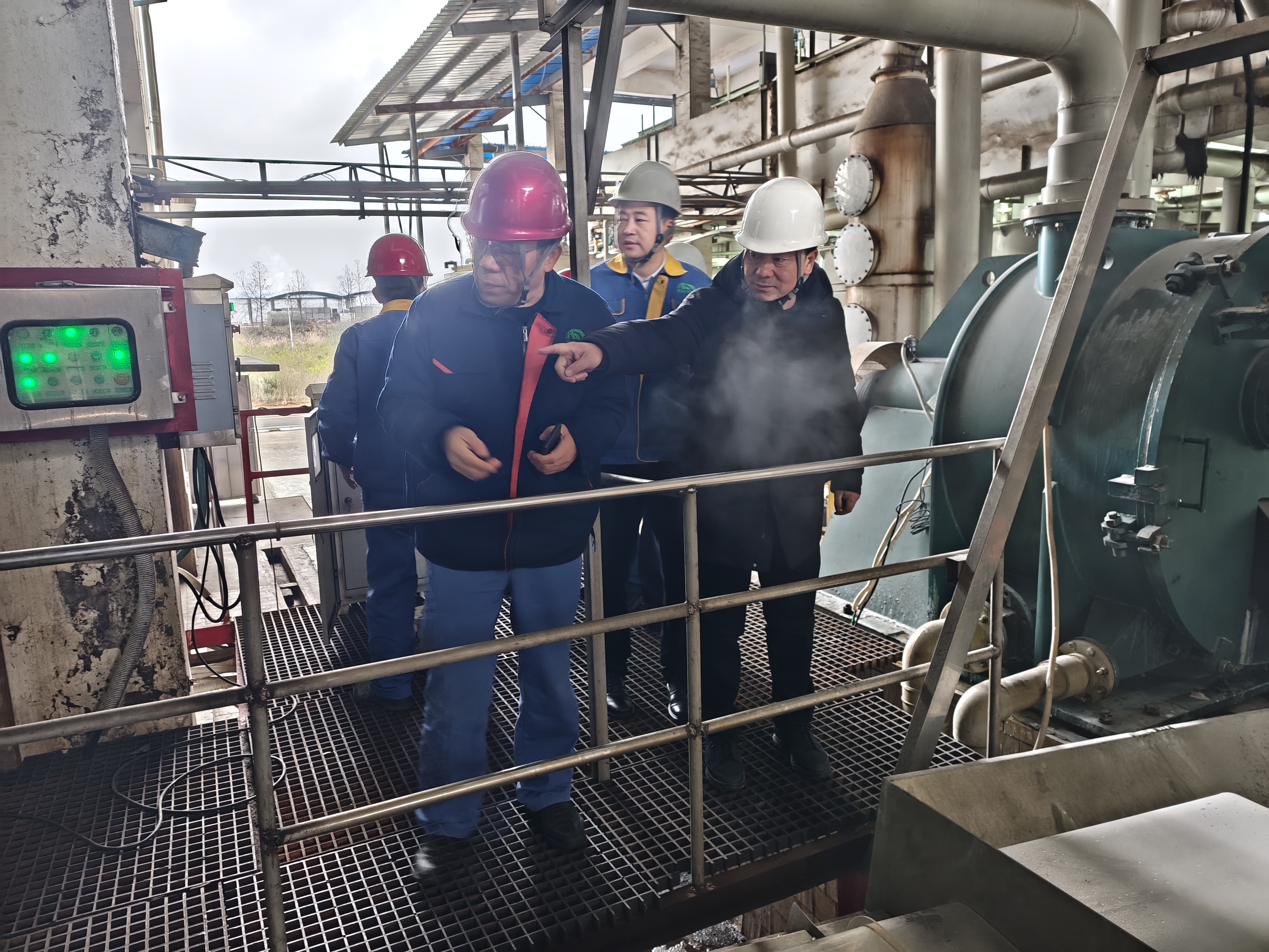 集團(tuán)黨委委員、副總經(jīng)理李凱到能礦錳業(yè)調(diào)研