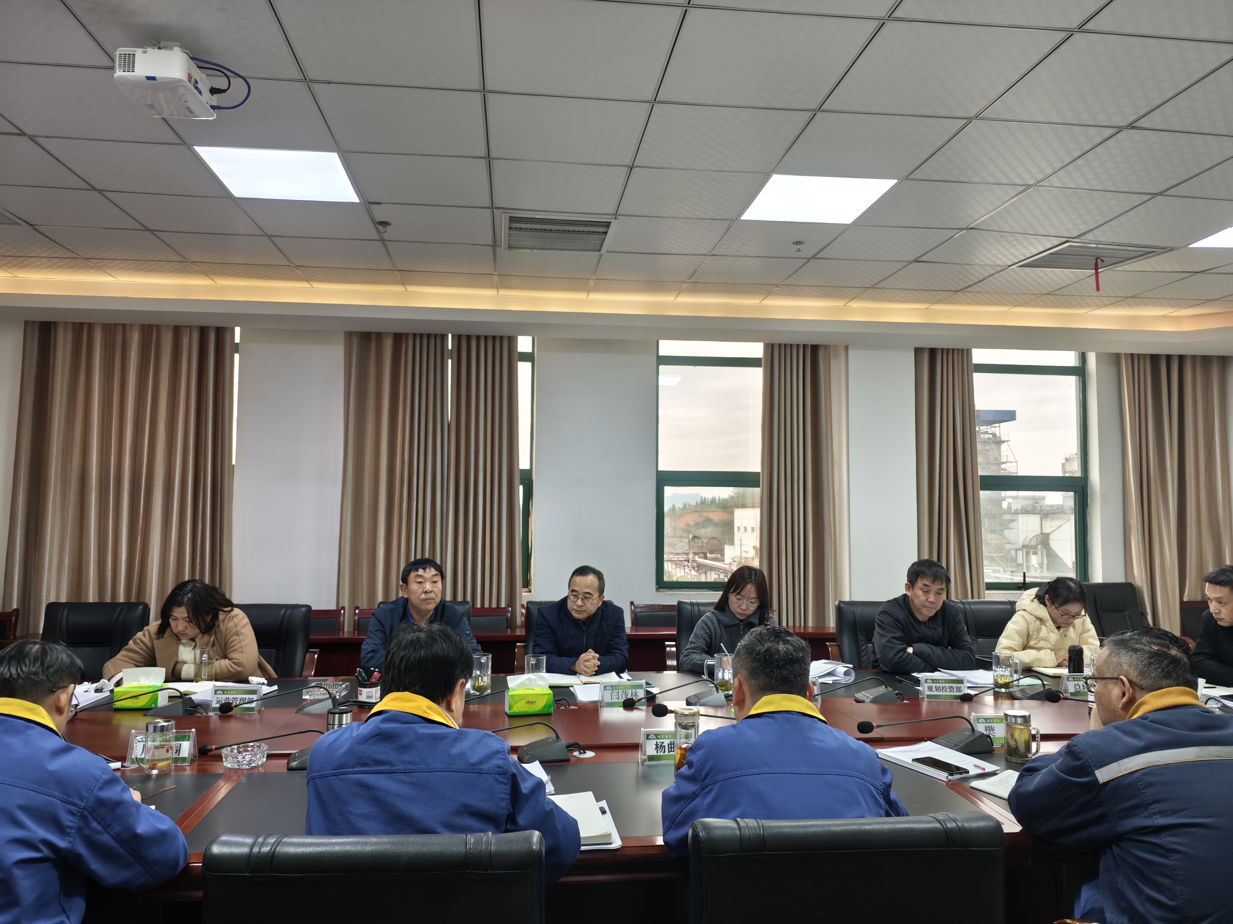 集團公司領導閆茂林、雷治昌到能礦錳業調研